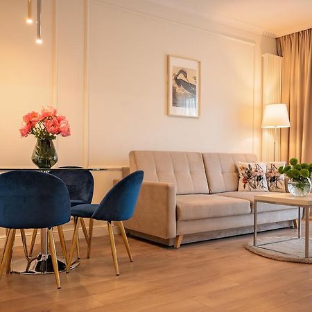 Mennica Residence - Grzybowska 43A Варшава Экстерьер фото