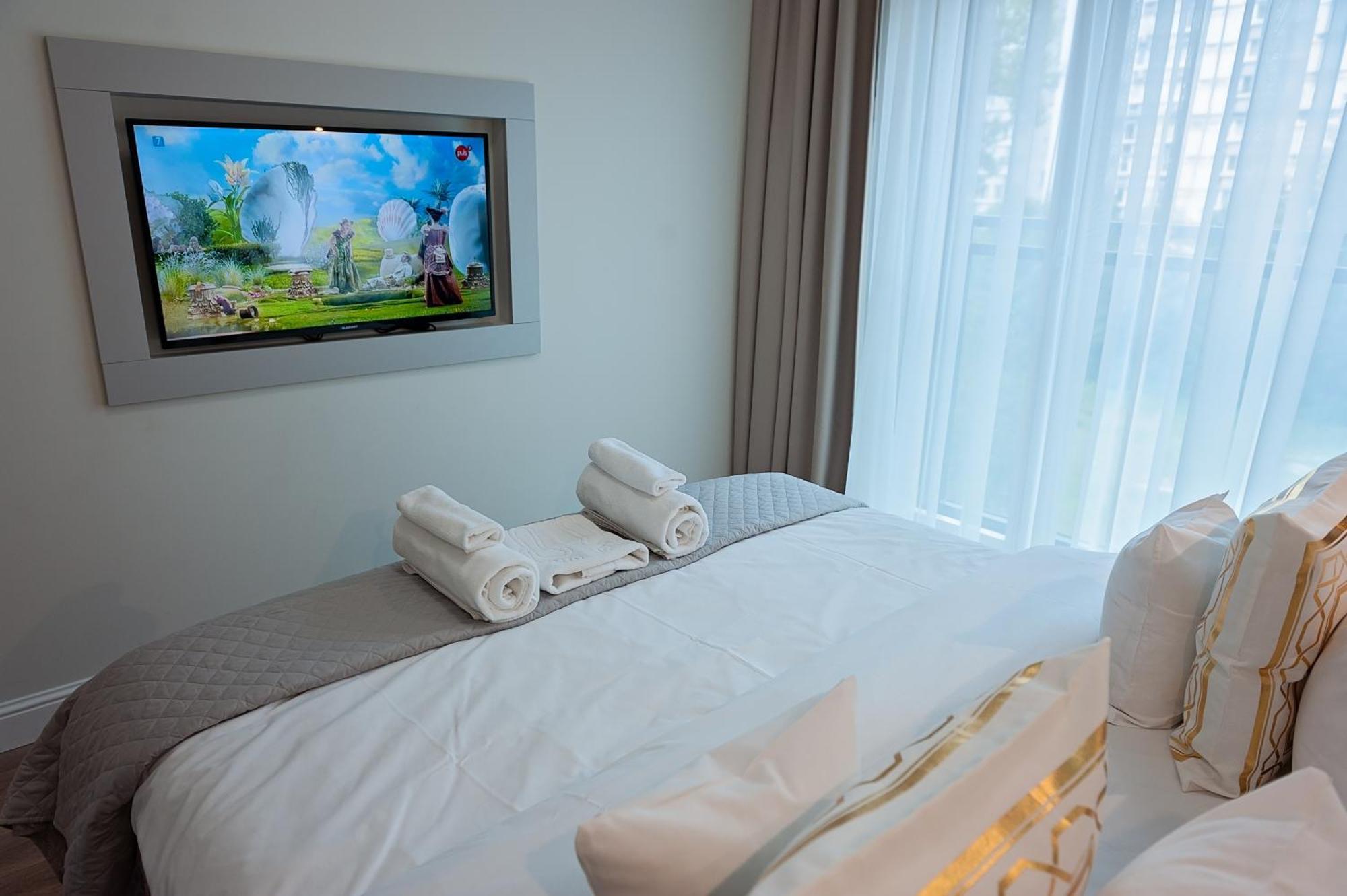 Mennica Residence - Grzybowska 43A Варшава Экстерьер фото