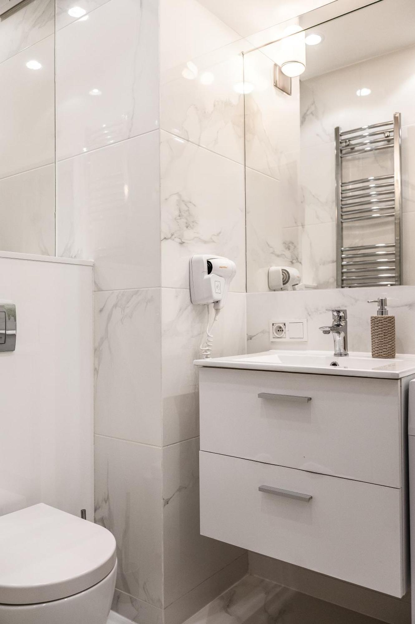 Mennica Residence - Grzybowska 43A Варшава Экстерьер фото