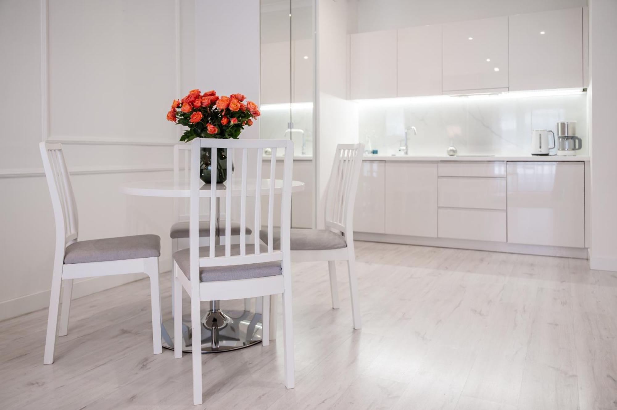 Mennica Residence - Grzybowska 43A Варшава Экстерьер фото