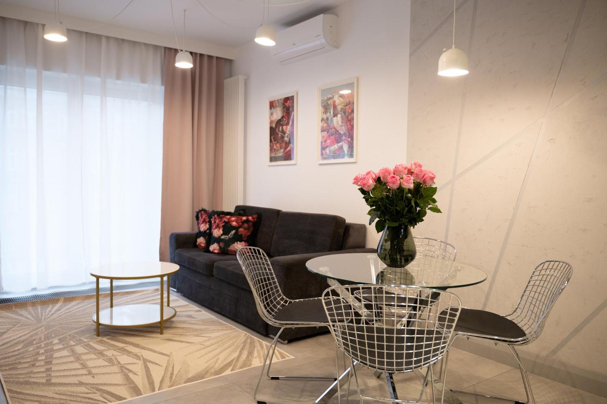 Mennica Residence - Grzybowska 43A Варшава Экстерьер фото